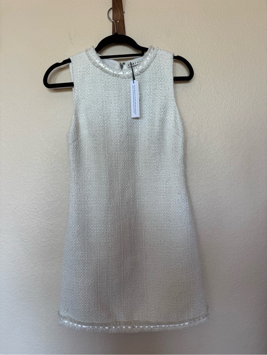 Alice + Olivia Dresses & Skirts - Alice + Olivia Cream Tweed Jewel-Neck Shift Dress